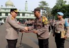 Kapolres Metro Jakarta Selatan Berikan Penghargaan Kepada Bhabinkamtibmas Teladan