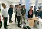 Kapolsek Cek Pengamanan Rekapitulasi Penghitungan Suara Cagub dan Cawagub DKI Jakarta di Gedung PPK Kelapa Gading