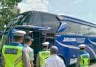 Satlantas Polres Pekalongan Bersama Tim Gabungan Laksanakan Ramp Check dan Pemeriksaan Kesehatan Pengemudi Bus