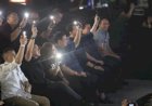 Di Konser Ari Lasso, Prabowo Nyalakan Flash Light Handphone Saat Lagu “Lirih”