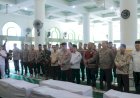 Kapolda Sumbar Pimpin Pemakaman Massal Korban Bencana Palembayan, 253 Orang Meninggal Dunia