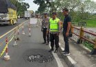 Jembatan Kali Ketek Karanganyar Ambles, Arus Lalu Lintas Jalan Nasional III Tersendat