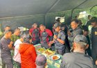 Perkuat Sinergi, Satgas Damai Cartenz dan TNI Rajut Kebersamaan di Puncak Jaya