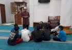 Warga dan Polisi Bersinergi Gagalkan Tawuran, Pembinaan Remaja Dilanjut Pesantren Kilat Di Masjid Polres Depok