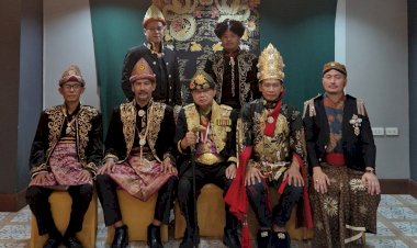 Maestro Batik Nanang Sharna Sukses Misi Budaya ke Bangkok Thailand dan Paris