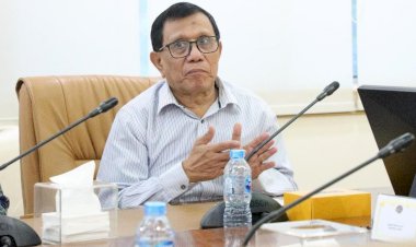 Catatan Hendry Ch Bangun: Opini Menghakimi