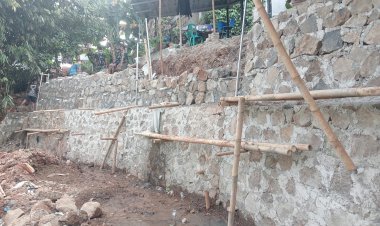 Pengerjaan Turab dan Bekisting di Kelurahan Bojong Sari Baru Terus Berjalan