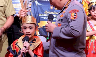 Kapolri dan Ketua Bhayangkari Sapa Dua Anak Pemenang Lomba Setapak Perubahan