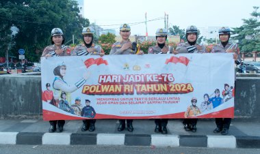 Gabungan Polwan Mabes Polri Dan Polda Metro Gelar Aksi Simpatik Di HUT Ke-76