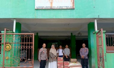 Bentuk Kepedulian Polres Metro Bekasi Salurkan Sembako untuk Para Santri