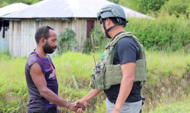 Pererat Hubungan dengan Warga, Satgas Ops Damai Cartenz Beri Imbauan Kamtibmas di Yalimo
