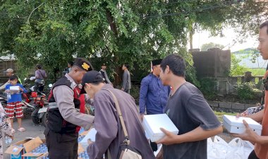 Berbagi Kebahagiaan Di Hari Jumat Penuh Berkah