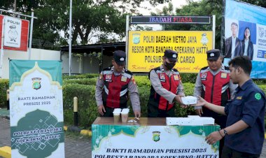 Awal Ramadhan 1446 H, Polresta Bandara Soetta Bagi-bagi Takjil