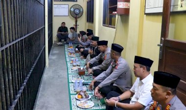 Berbagi Kebahagiaan di Bulan Ramadhan, Kapolres Pekalongan Gelar Buka Puasa Bersama Tahanan
