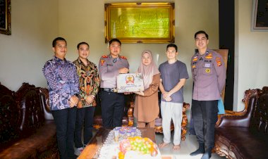 Mahasiswa STIK-PTIK Angkatan 83 Salurkan Bantuan kepada Keluarga Korban Penembakan di Way Kanan