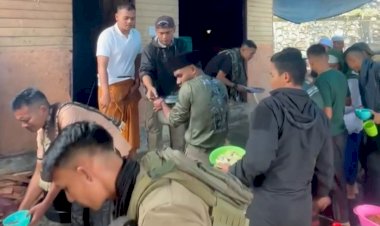 Personel Ops Damai Cartenz Rayakan Lebaran di Sugapa dengan Kebersamaan dan Solidaritas