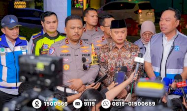 Kakorlantas Bersama Menhub Pantau Pergerakan Kendaraan di GT Banyumanik