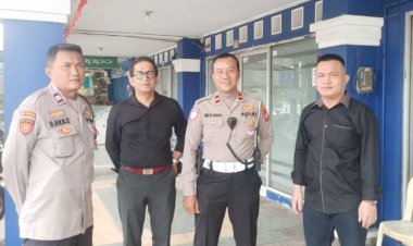 Polsek Bantargebang Pengamanan  Ibadah Jum’at Agung di Gereja Bethel Indonesia Ruko Zamrud