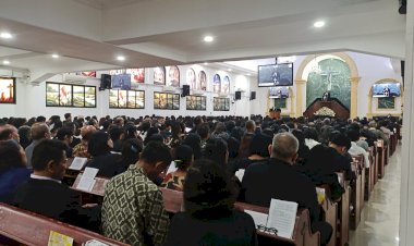 Polsek Ciracas Amankan Perayaan Paskah di Gereja HKBP Resort Cibubur dengan Lancar dan Kondusif