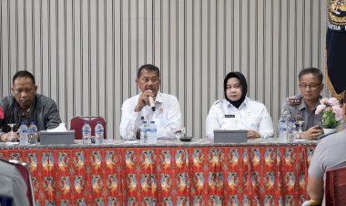 Tiba di Nabire, Dirjenpas Langsung Sambangi Petugas Lapas Yang Terluka