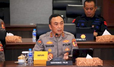 Kapolri Berikan Pelayanan Kesehatan Gratis Bagi Ribuan Orang Hari Ini