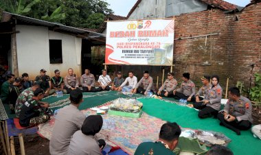 Menjelang Hari Bhayangkara Ke-79, Rumah Mbah Taryumi Mendapatkan Program Bedah Rumah dari Polres Pekalongan