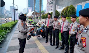 Personel Ditpamobvit Amankan CFD dan Baksos HUT Bhayangkara ke-79 di Bundaran HI