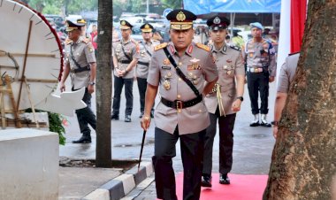 Jelang Hari Bhayangkara Ke-79, Kapolda Metro Jaya Ziarah Ke TMP Tanah Kusir