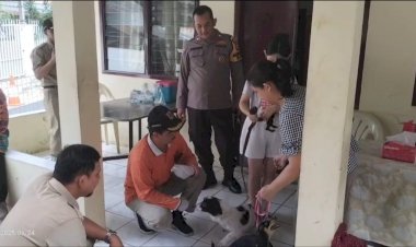 Sinergi Jelang Hut Bhayangkara Ke 79, Bhabinkamtibmas dan Sudin KPKP Gelar Vaksinasi Rabies Hewan Peliharaan di RW 06