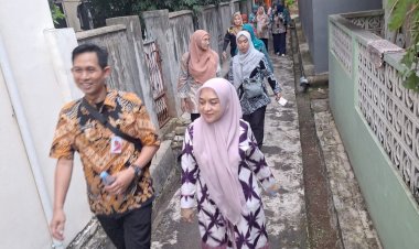 Tim Juri Tinjau Pemanfaatan Tanah Pekarangan di Grogol Utara, Bagian Dari Lomba 10 Program PKK Tingkat Kota Jaksel