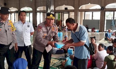 Polisi Hadir, Masyarakat Tak Sendiri di Tengah Banjir