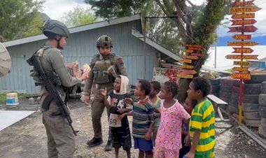 Satgas Ops Damai Cartenz Tebar Kepedulian dan Kebahagiaan di Paniai dan Intan Jaya