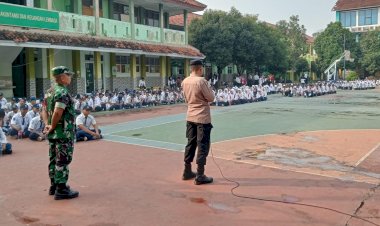 Polsek Bantargebang Sampaikan Pemahaman Bahaya Narkoba dan Kenakalan Remaja Bagi Siswa SMKN 2