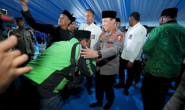 Hadiri Doa Bersama dan Peringatan Maulid Nabi, Kapolri Ajak Seluruh Elemen Masyarakat Jaga Persatuan dan Kesatuan 