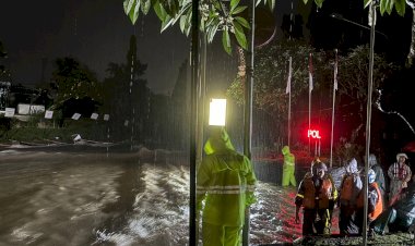 Polri dan TNI Sigap Tangani Bencana, Fokus Evakuasi dan Penanganan Logistik