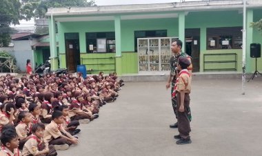 Babinsa Depok Sampaikan Materi Bela Negara kepada Siswa MI Nurul Islam