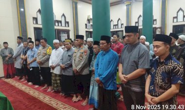 Wujud Duka atas Gugurnya Penjaga Jakarta, Kapolsek Cakung Hadiri Pemakaman dan Berikan Santunan kepada Keluarga Duka