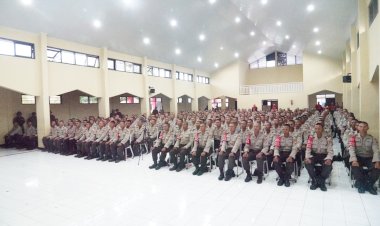Dansat Brimob PMJ Beri Pembekalan Calon Bintara Polri di SPN Lido