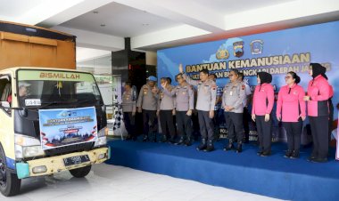 Peduli Bencana Sumatera, Polda Jateng Kirim 5 Truk Berisi Bantuan Logistik, Tenaga Medis dan Uang Tunai Rp. 2,2 Milyar