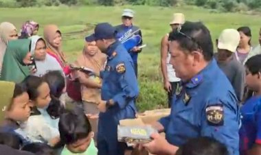 Aksi Kemanusiaan Pilot dan Kru Helikopter Salurkan 145 Al-Qur’an untuk Anak-Anak Terdampak Banjir di Aceh Tamiang