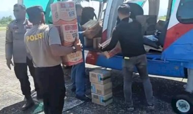 Polri Kirim Logistik Lewat Udara ke Palambayan, Dukung Penanggulangan Banjir Sumatera Barat