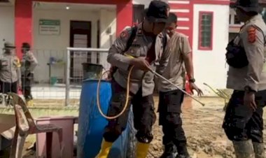 Polres Langsa Bersama PLN dan Warga Laksanakan Aksi Kemanusiaan Pascabanjir di Aceh Tamiang