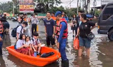 Antisipasi Banjir, Ditpolairud Polda Metro Jaya Patroli SAR di Pluit