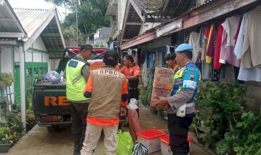 Polsek Pejawaran Membantu Distribusi Bantuan Korban Bencana Alam di Desa Giritirta