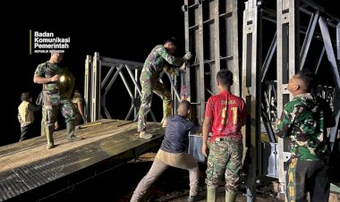 Cara TNI Membangun Jembatan di Wilayah Bencana Aceh