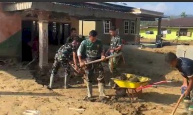 TNI Fokus Bersihkan Rumah Lansia di Lokasi Tedampak Bencana Sumatra