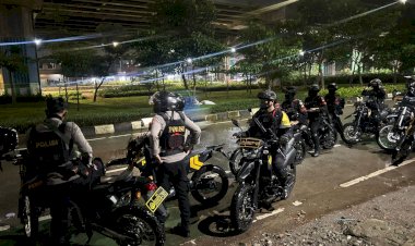 Patroli Antisipasi Tawuran, Brimob Mengamankan Seorang Pria yang Membawa Tembakau Sintetis