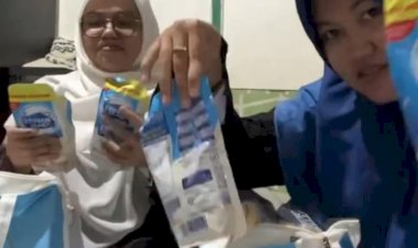 Momen Warga Unboxing Bingkisan dari Open House Prabowo, Ada Sekaleng Biskuit, Tumbler, hingga Sembako