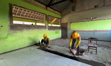 Revitalisasi SMPN 3 Jiken oleh Pemerintah Buka Lapangan Kerja Bagi Warga, Hidupkan Ekonomi Keluarga