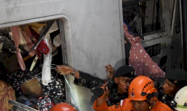 Gerak Cepat Kodam Jaya Evakuasi Tabrakan KA di Bekasi Timur